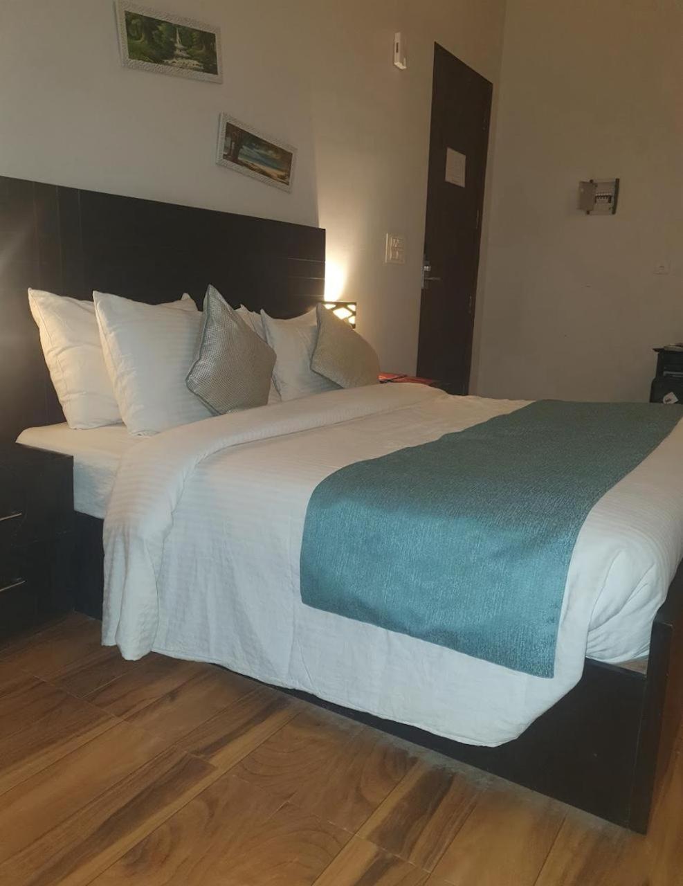 Krishna Radha Rani Luxury Guest house