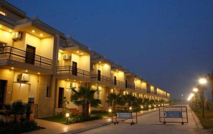 Krishna Radha Rani Luxury 3* Vrindavan